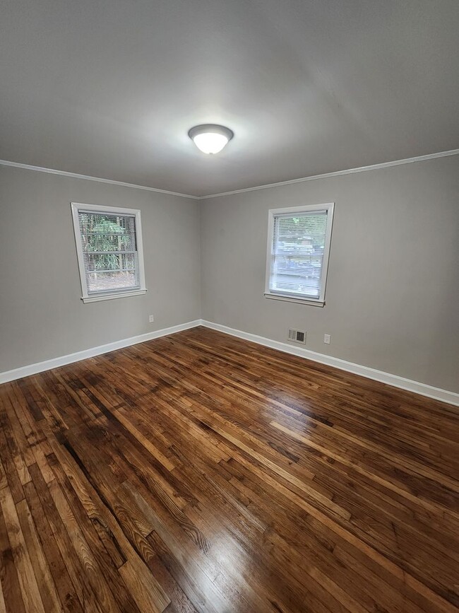 Building Photo - Chapel Hill / 3BR House on Bolin Heights A...