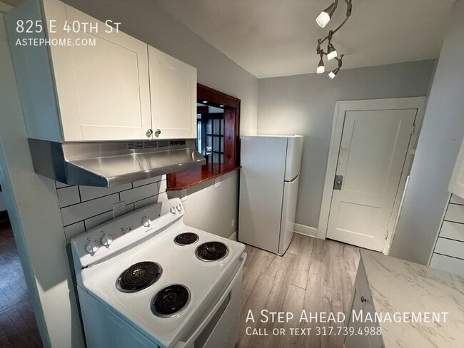 Building Photo - 825 E 40th St