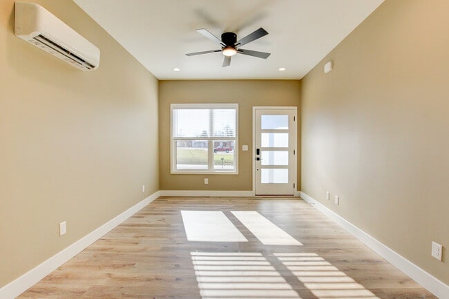 Building Photo - 102 Rosenwald St