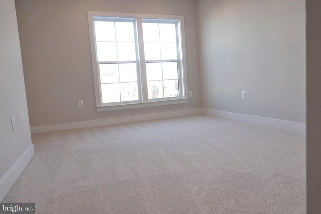 Building Photo - 210 Decoverly Dr