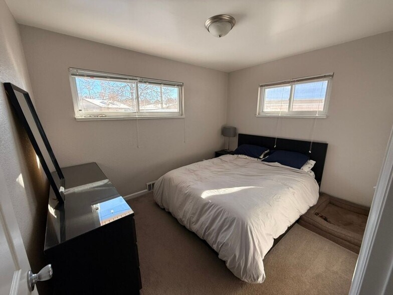 Building Photo - 5706 Jellison St