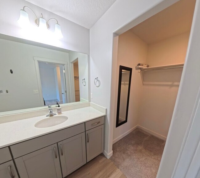 Building Photo - Lexington Townhome - Orem