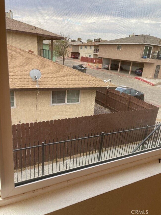 Building Photo - 1140 Deseret Ave