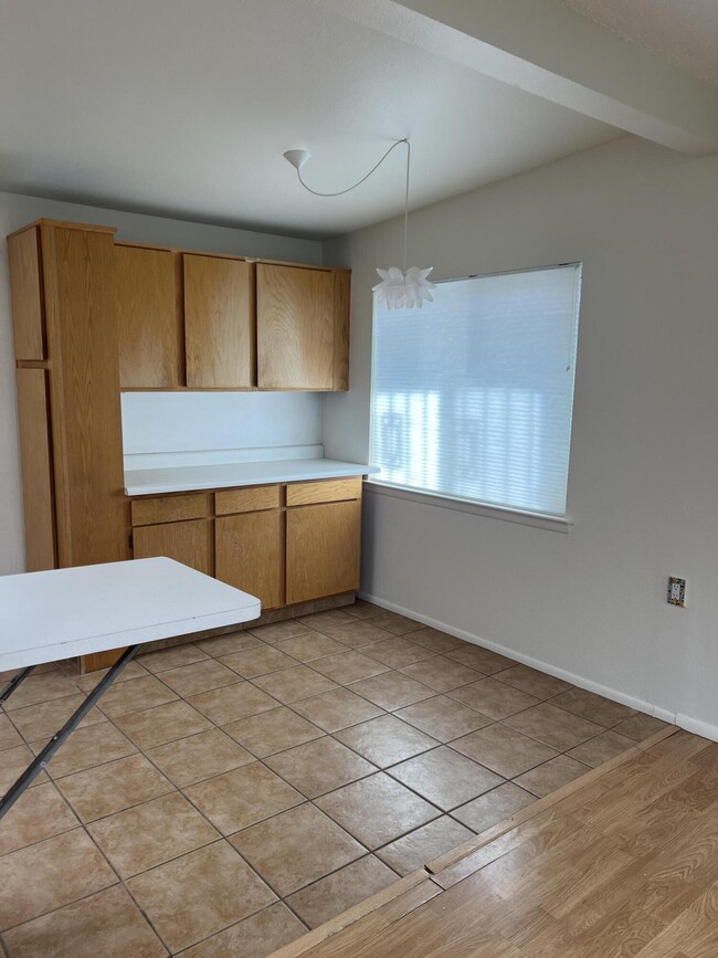 Building Photo - 13420 Reo Rd NE