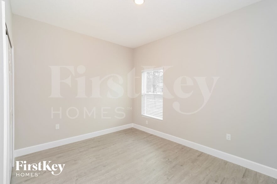 Building Photo - 3021 Tropical Cir SE