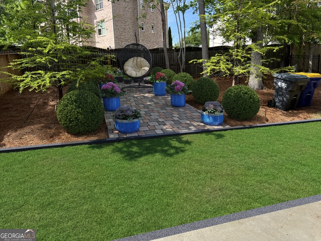Building Photo - 909 Sunny Meadows Ln