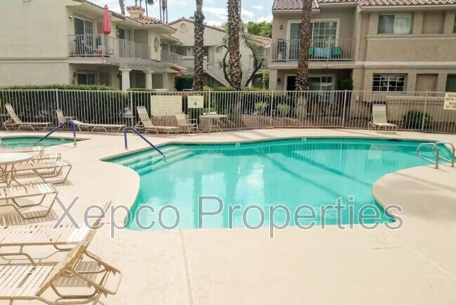 Building Photo - 505 S Farrell Dr
