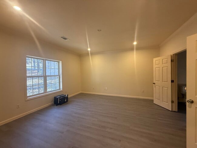 Building Photo - 11 Immokalee Dr