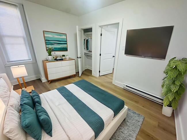 Building Photo - Refreshed 3bd/1bath House! Section 8 ONLY!