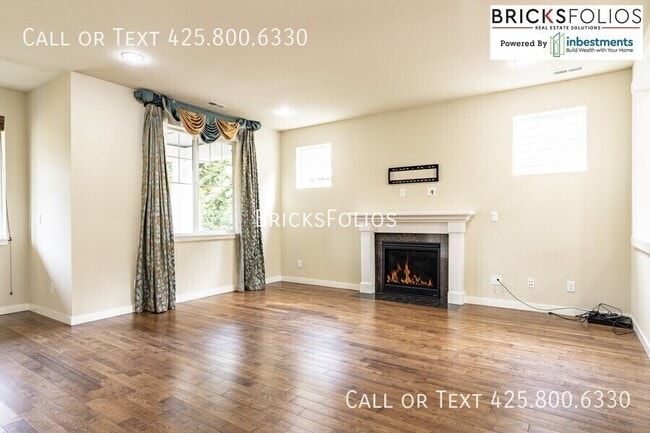 Building Photo - 10251 Eastridge Dr NE