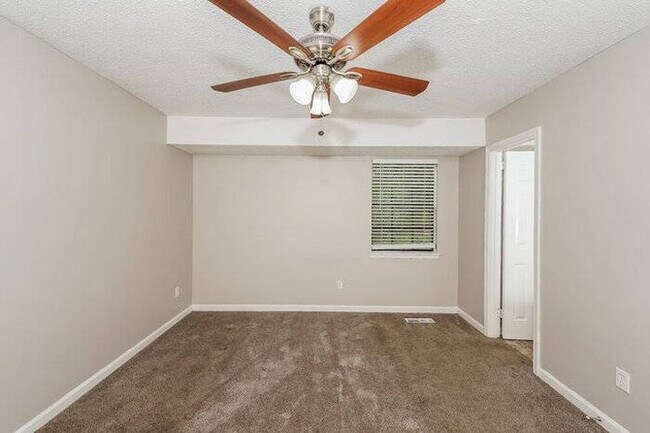 Building Photo - 1100 Westchester Pkwy