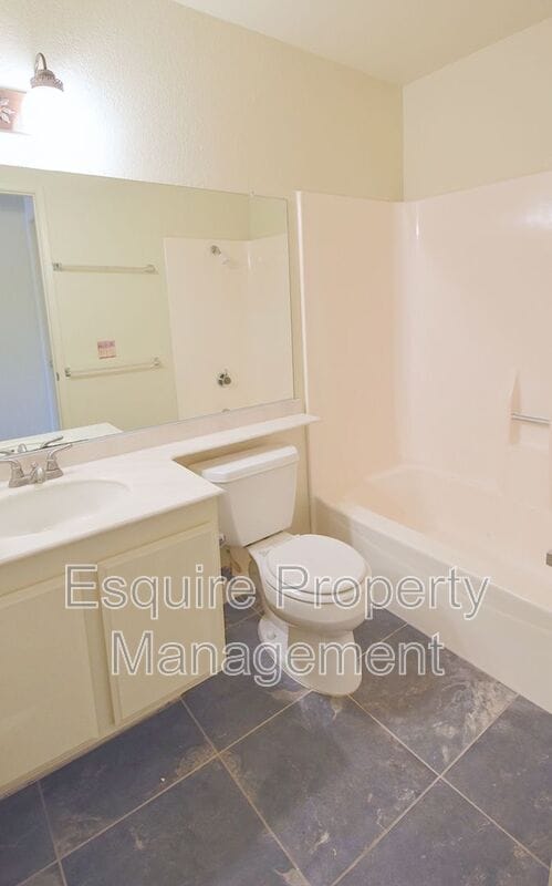 Building Photo - 1300 Gina Dr