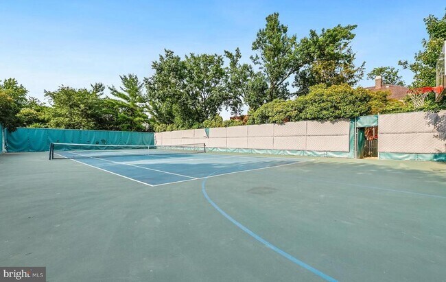 Building Photo - 2803 S Columbus St