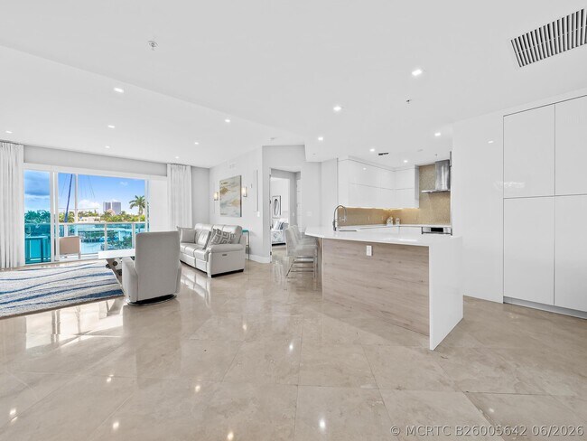 Building Photo - 516 Hendricks Isle