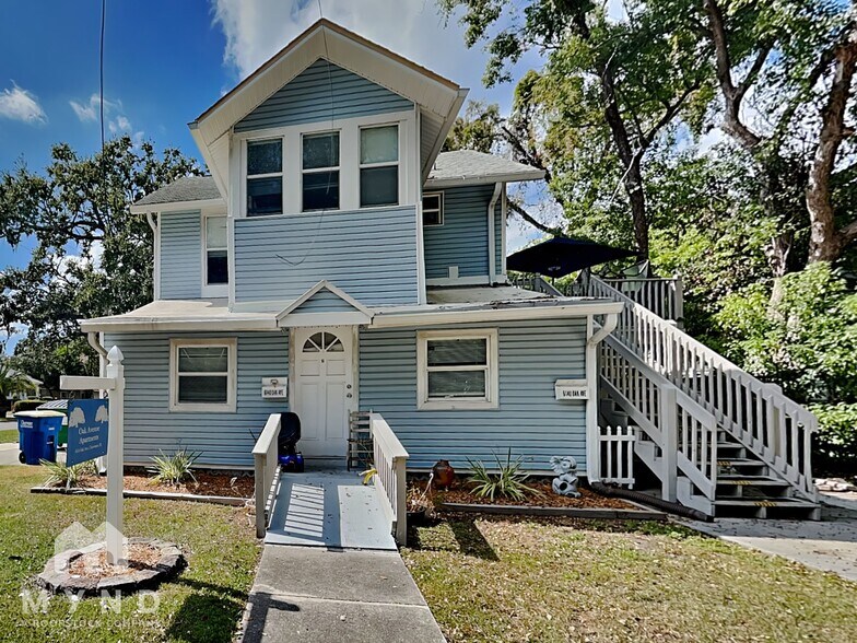Primary Photo - 210 Pine St