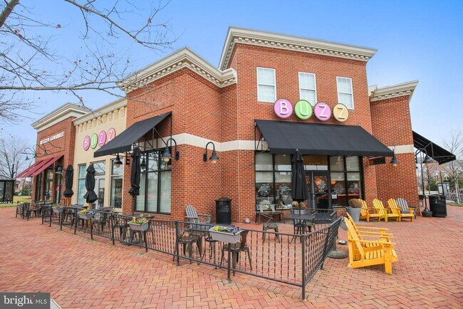 Building Photo - 1812 W Abingdon Dr