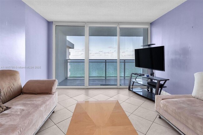 Building Photo - 2030 S Ocean Dr