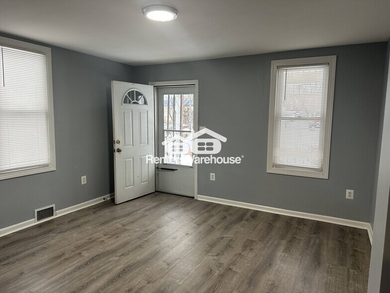 Building Photo - 1503 Cox St