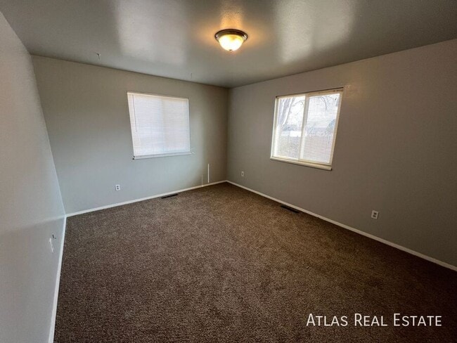 Building Photo - 960 W Moreno Ave