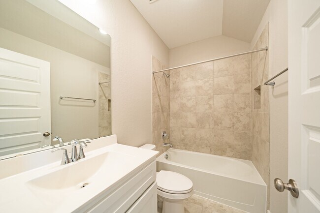 Building Photo - 10916 Brambling Wood Dr