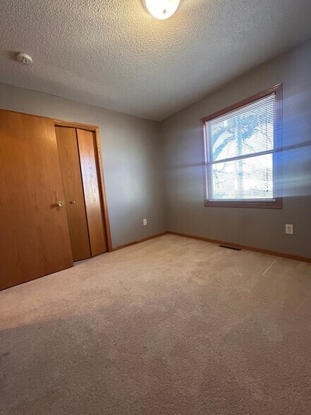 Building Photo - 1829 N Girard Ave