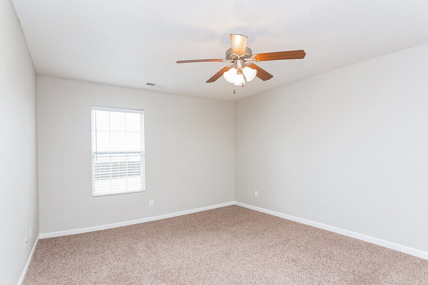 Building Photo - 10892 Blake Cir
