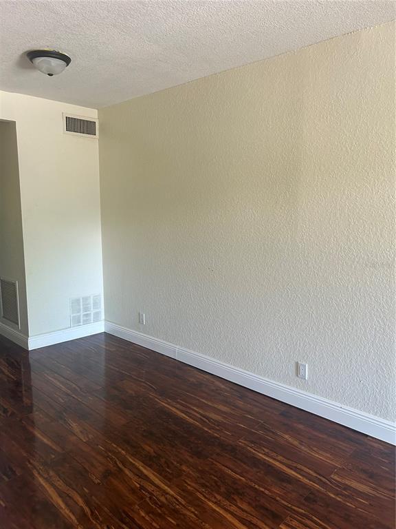 Building Photo - 1231 SE 1st St