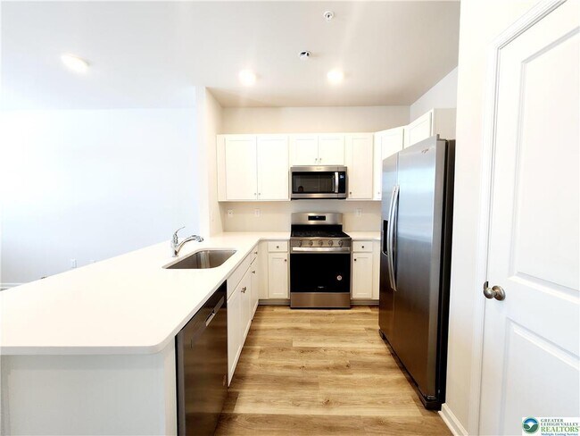 Building Photo - 1104 Martin Rd