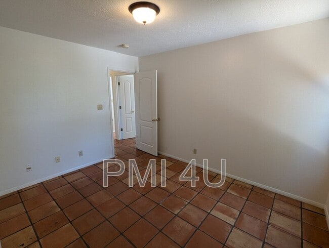 Building Photo - 117 Carey Rd