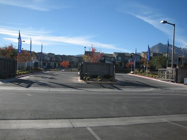 Building Photo - West Summerlin Townhouse - 1833-SqFt. - 3-beds, 2.5-baths, 2-car attached garage, Gated Comm.