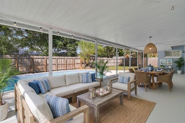 Building Photo - 2145 5th St