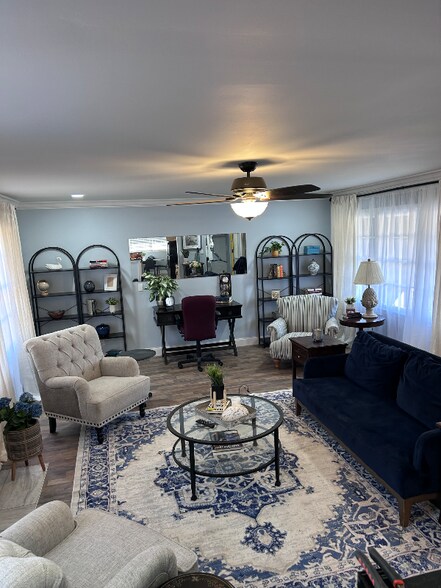 Building Photo - 3202 Whitesburg Dr