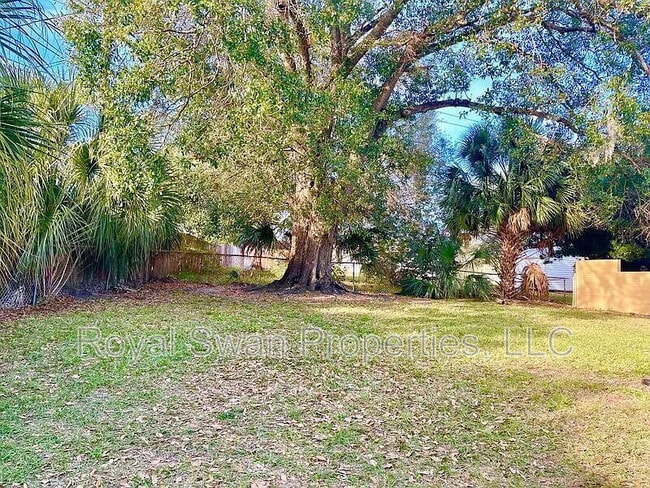 Building Photo - 114 Azalea St