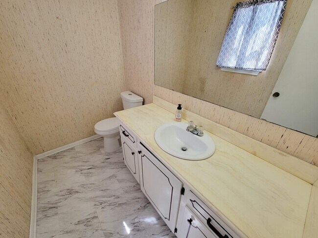 Building Photo - 1815 Country Village Blvd