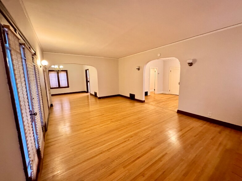 Building Photo - 933 11th St NW