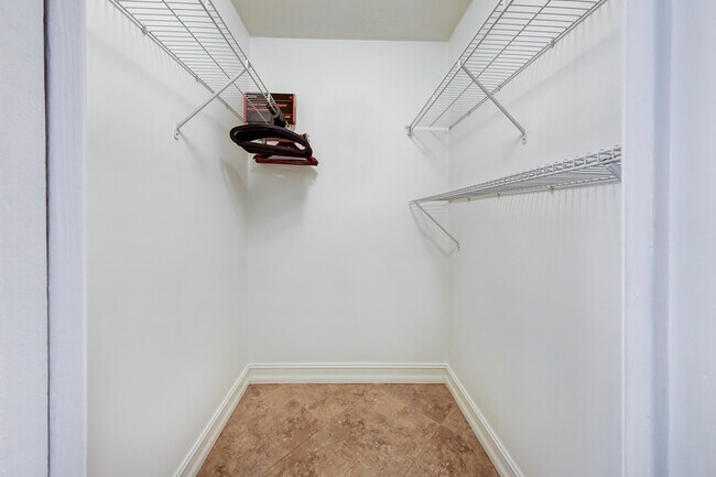 Building Photo - 2731 NE 53rd St