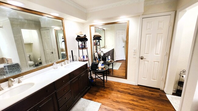 Building Photo - 4204 Country Brook Dr