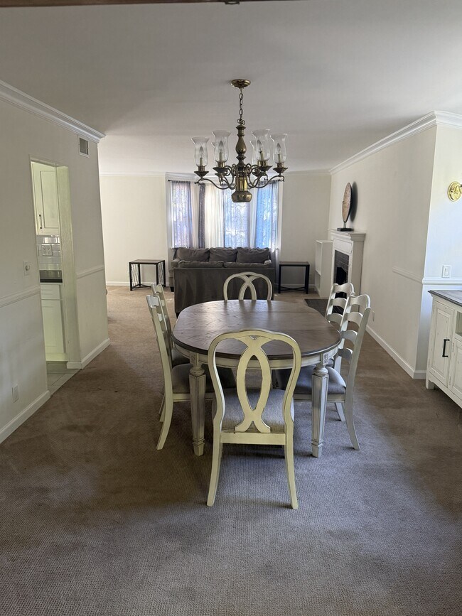 Building Photo - 217 Starlane Dr