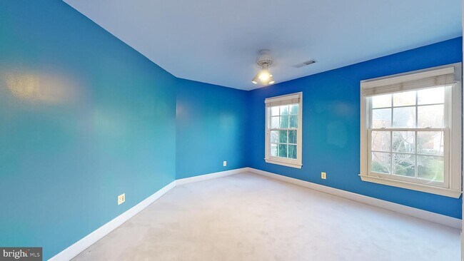 Building Photo - 309 Pure Spring Crescent