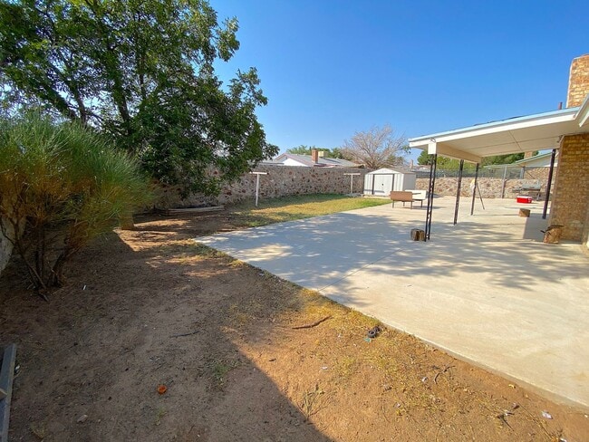 Building Photo - Northeast El Paso 3 Bed Refrig A/C