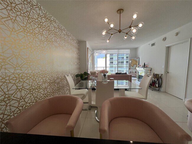 Building Photo - 1750 N Bayshore Dr