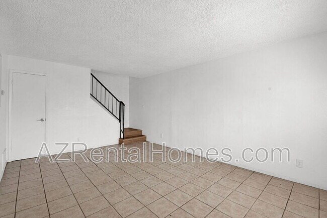 Building Photo - 4715 E Jones Ave