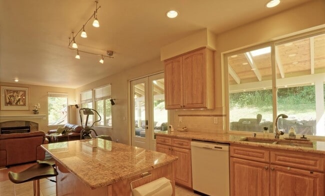 Building Photo - An Elegant impeccably maintained home with...