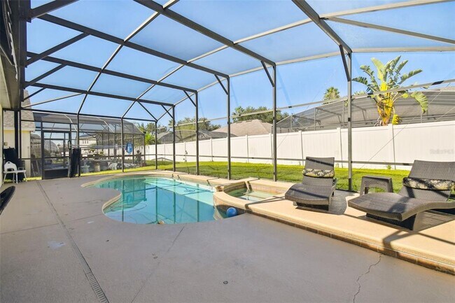 Building Photo - 258 Henley Cir