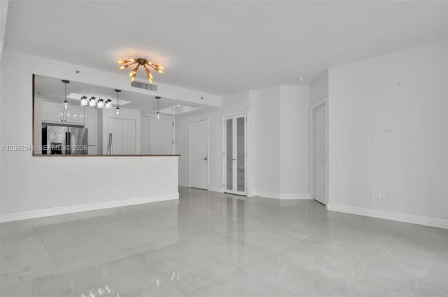 Building Photo - 808 Brickell Key Dr