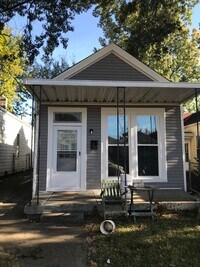 Building Photo - 1005 Charles St