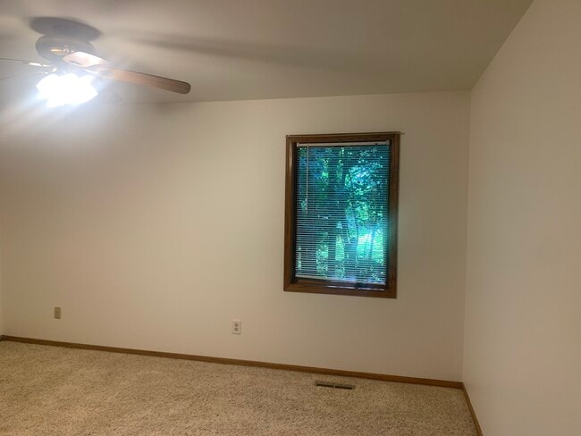 Building Photo - 1105 W North Water St