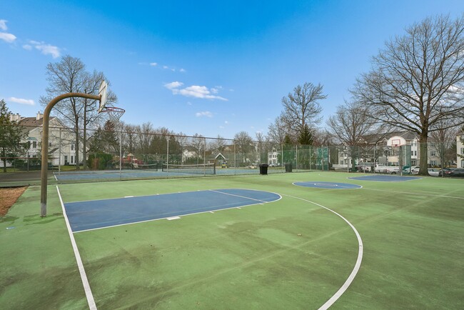 Building Photo - 495 Witney Ct