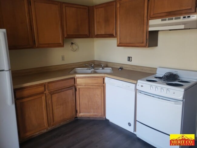 Building Photo - Condo