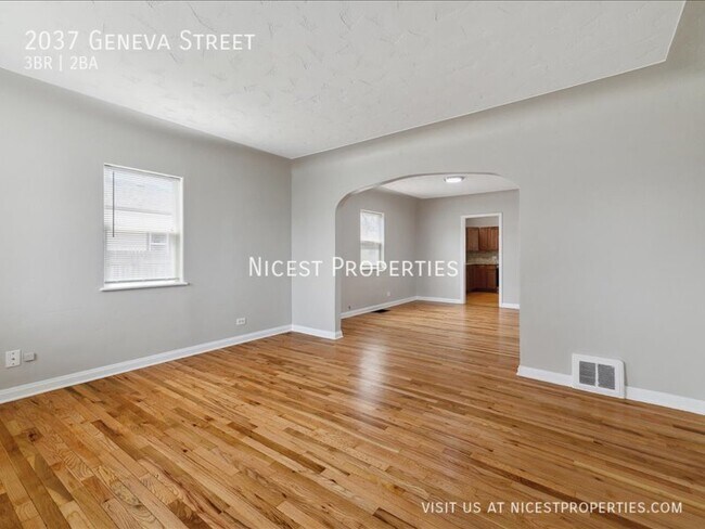 Building Photo - Gorgeous Remodeled Home near Fitzsimons/An...